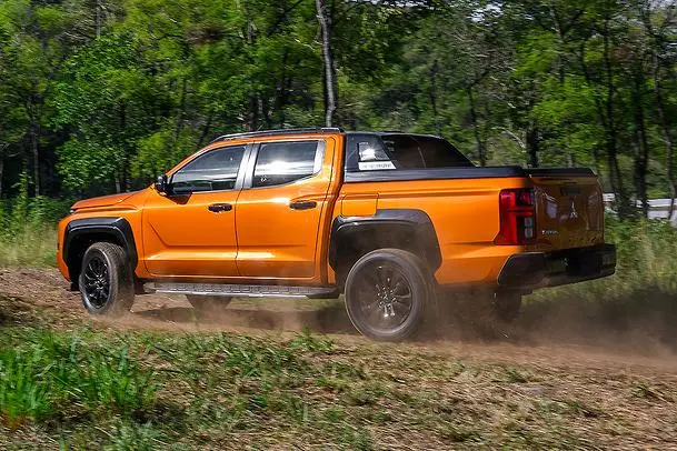 Mitsubishi Triton Highest Spec Dynamic 05