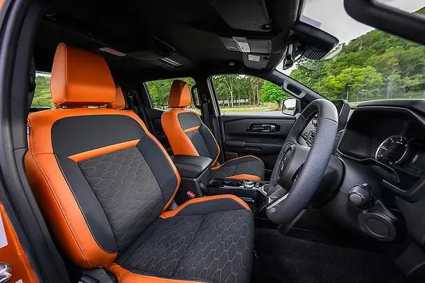 Mitsubishi Triton Highest Spec Interior9