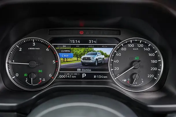 Mitsubishi Triton Highest Spec Interior Details6