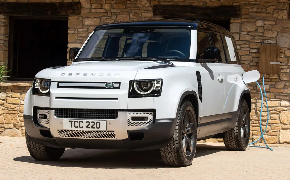 Land Rover Defender 110 P400e Urban Pack (4)
