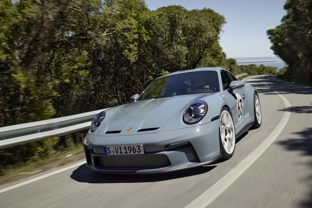 Porsche 911 St Destaque