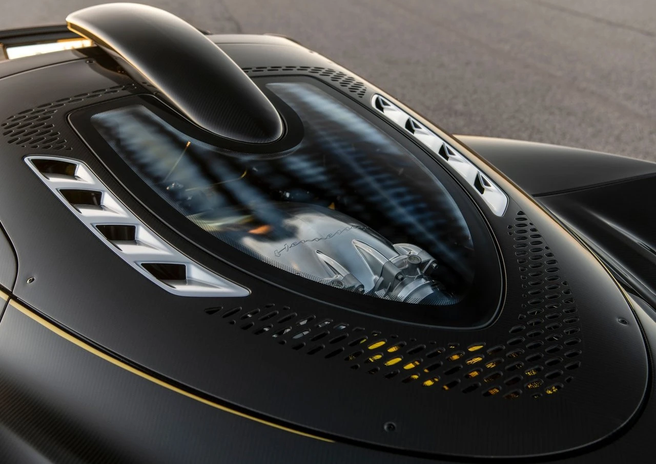 Hennessey Venom F5 Revolution Roadster F5 (1)