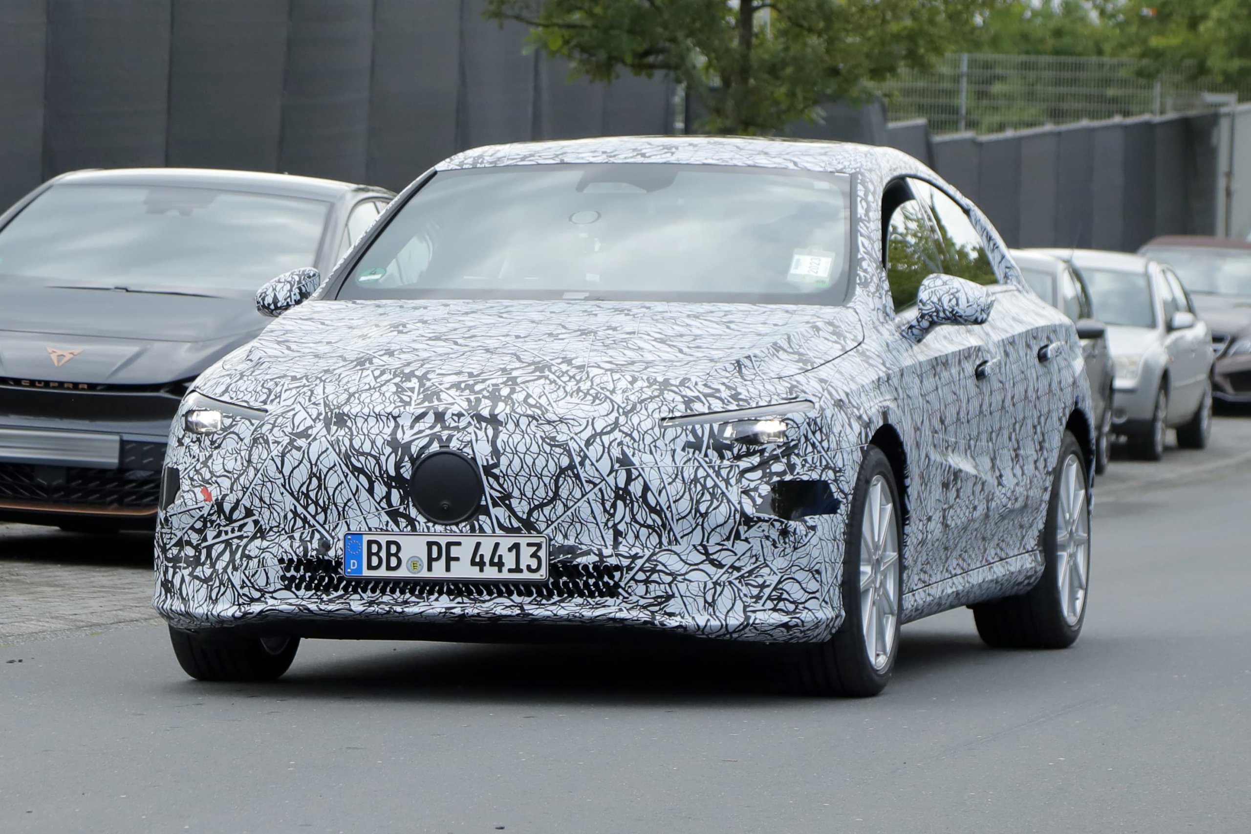Mercedes Eqa 001