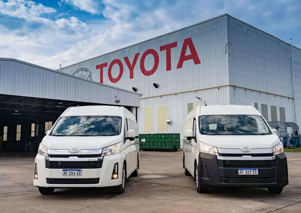 Toyota Hiace 01