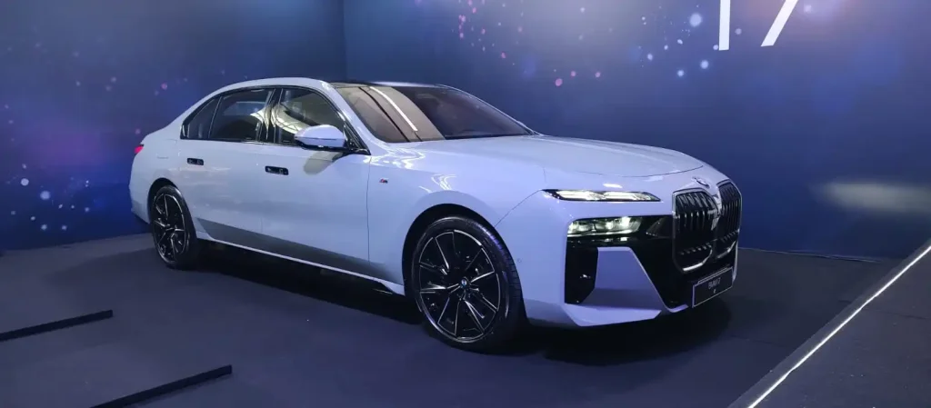 Bmw I7 Destaque