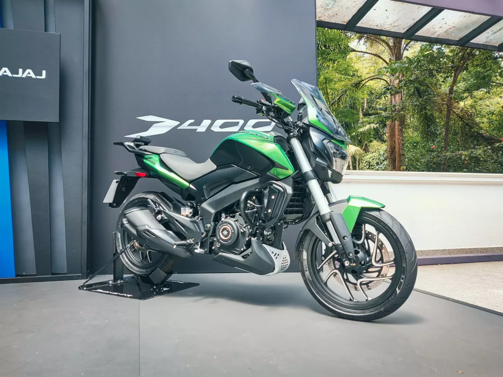 Com preço interessante e conjunto bem completinho, a Dominar 400 é a moto mais vendida pela Bajaj no Brasil e líder entre as naked/roadster
