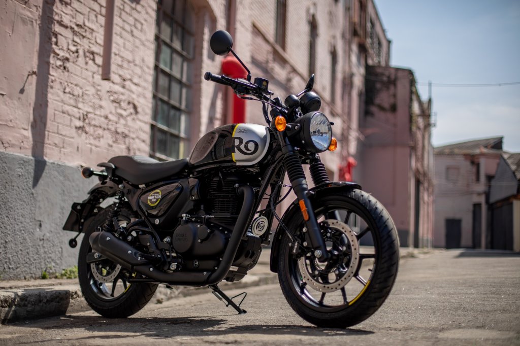 Royal Enfield Hunter 350 Rebel Black