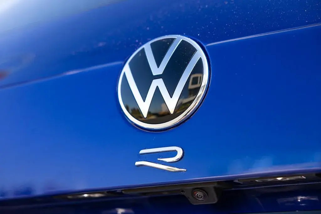 2022 Volkswagen Tiguan R 06