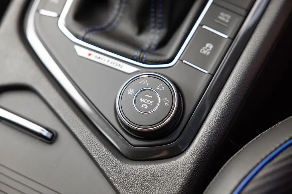 2022 Volkswagen Tiguan R 19