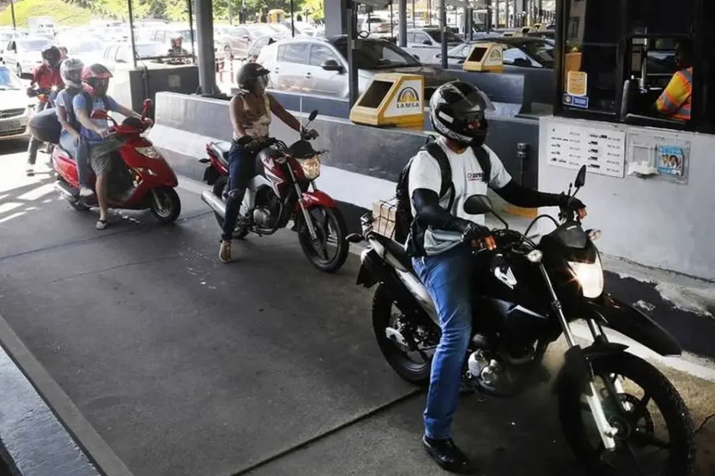 Benefício seria concedido a caminhoneiros autônomos, taxistas, mototaxistas e motofretistas