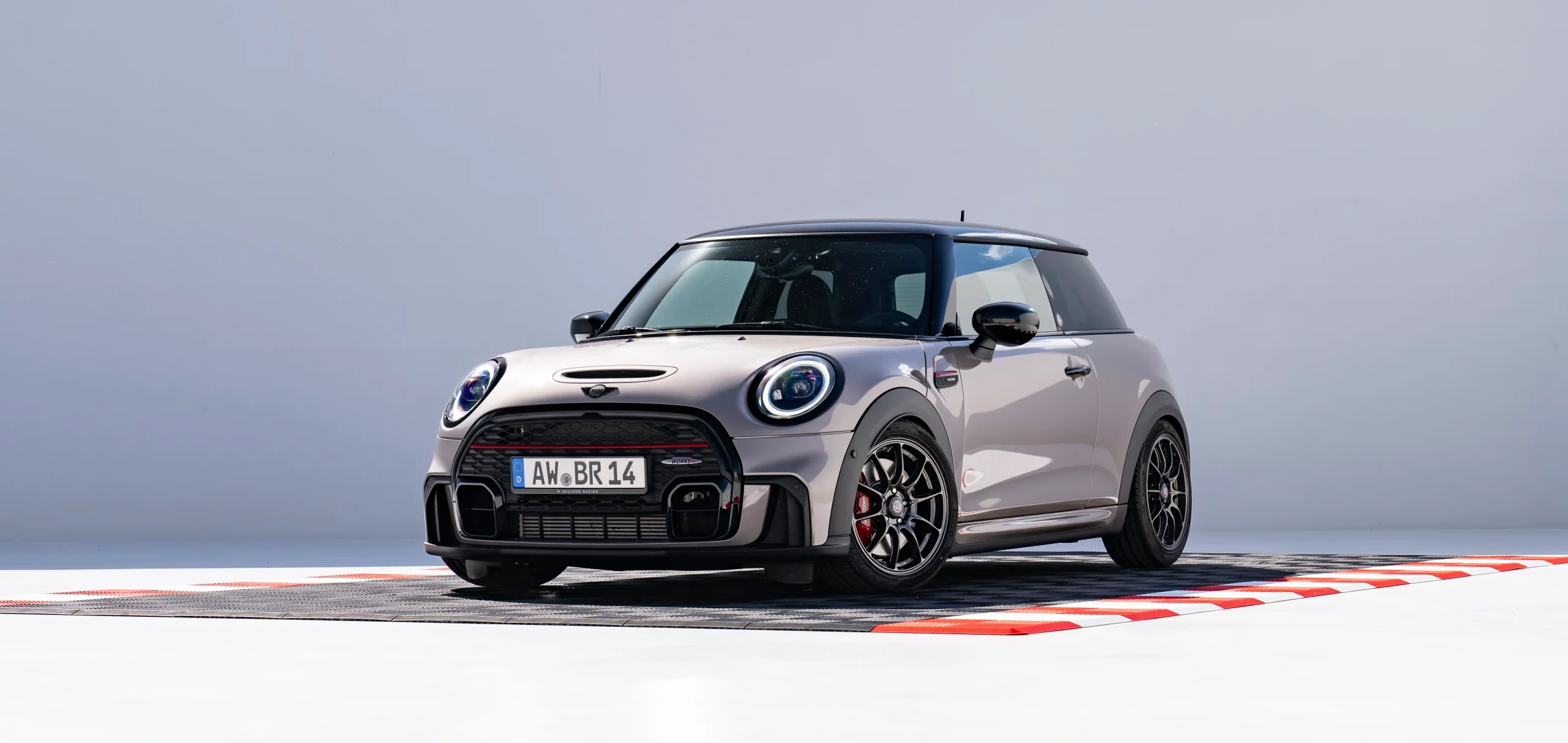 Mini Cooper John Cooper Works Bulldog (2)