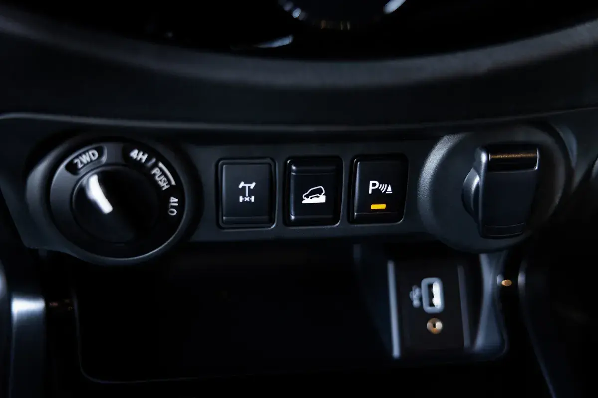 Nissan Frontier Platinum 4050
