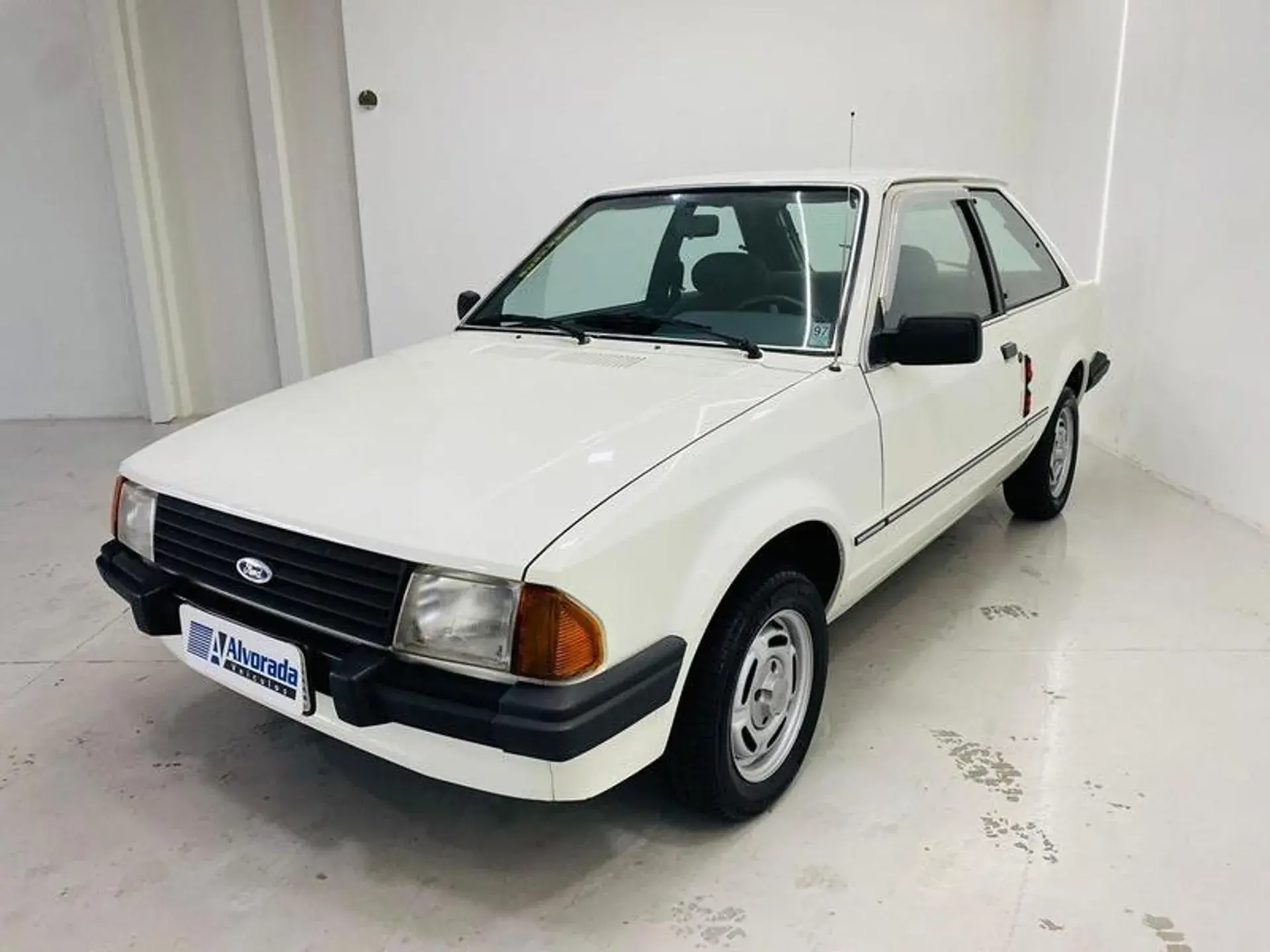 Ford Escort 1.6 L 8v Alcool 2p Manual Wmimagem1007280045