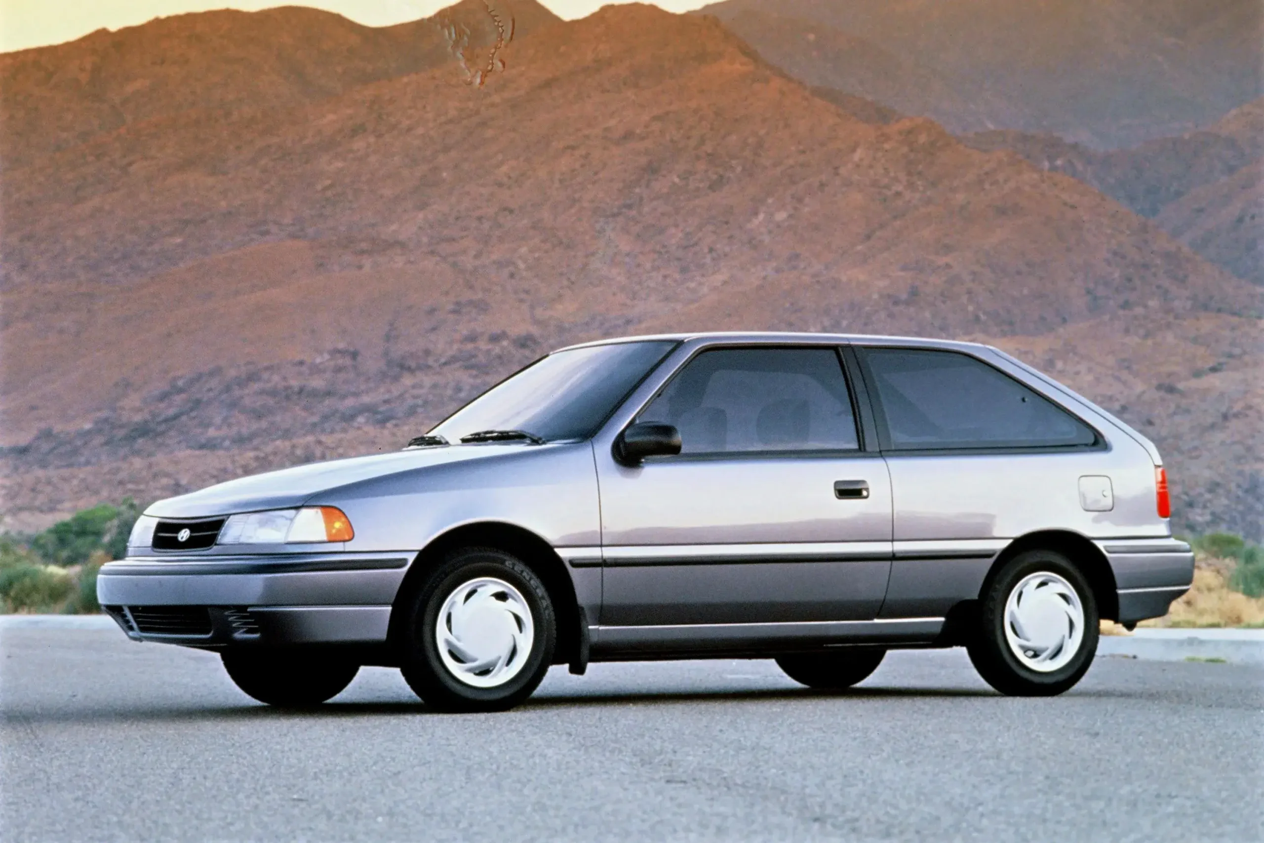 Hyundai Excel 3 Door 2