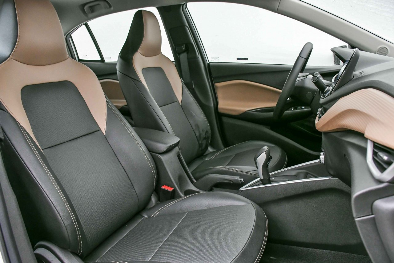 Chevrolet Onix Plus Premier (13)