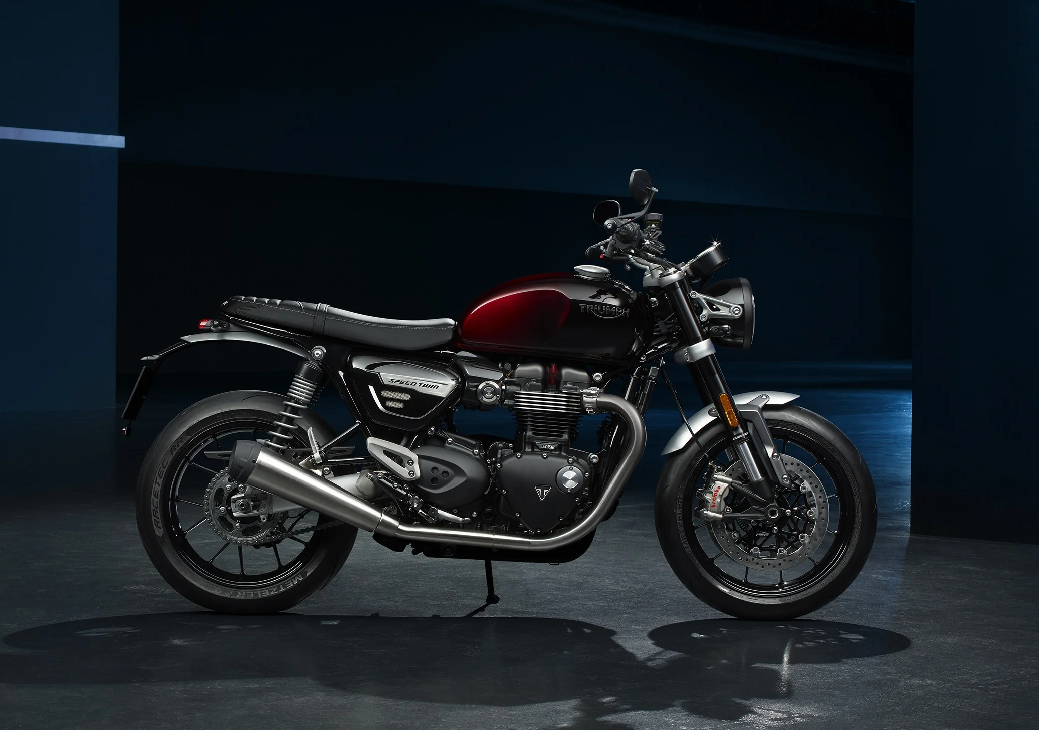 Triumph Speed Twin 1200 Red Stealth Edition 2024