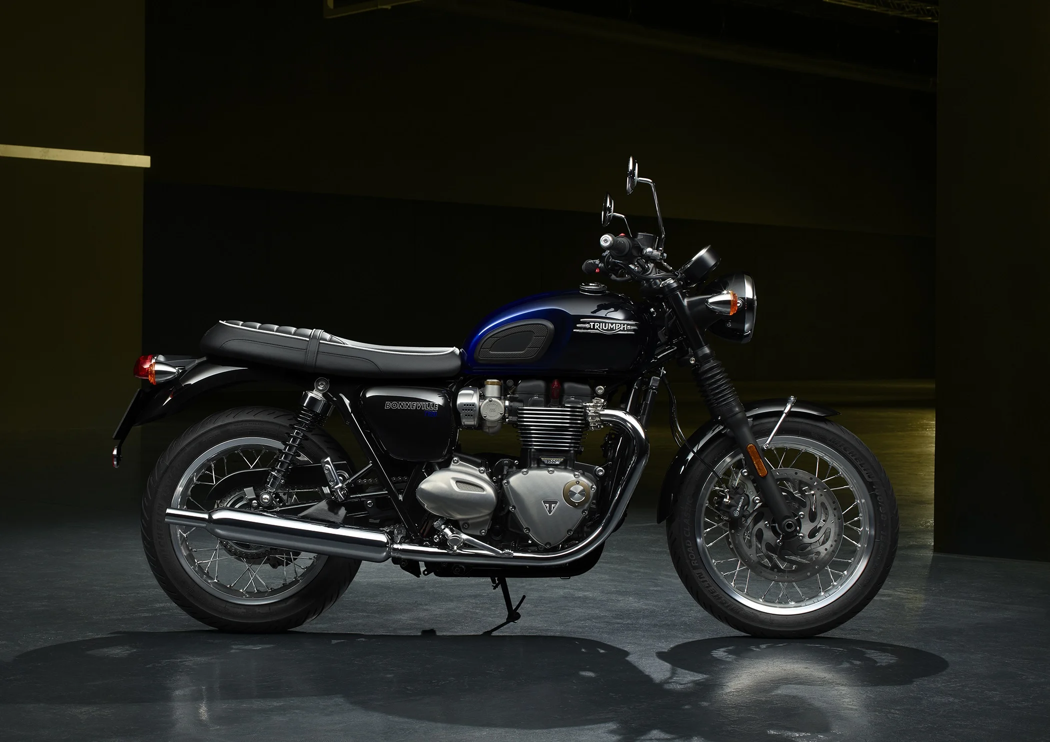 Triumph Bonneville T120 Blue Stealth Edition 2024 2