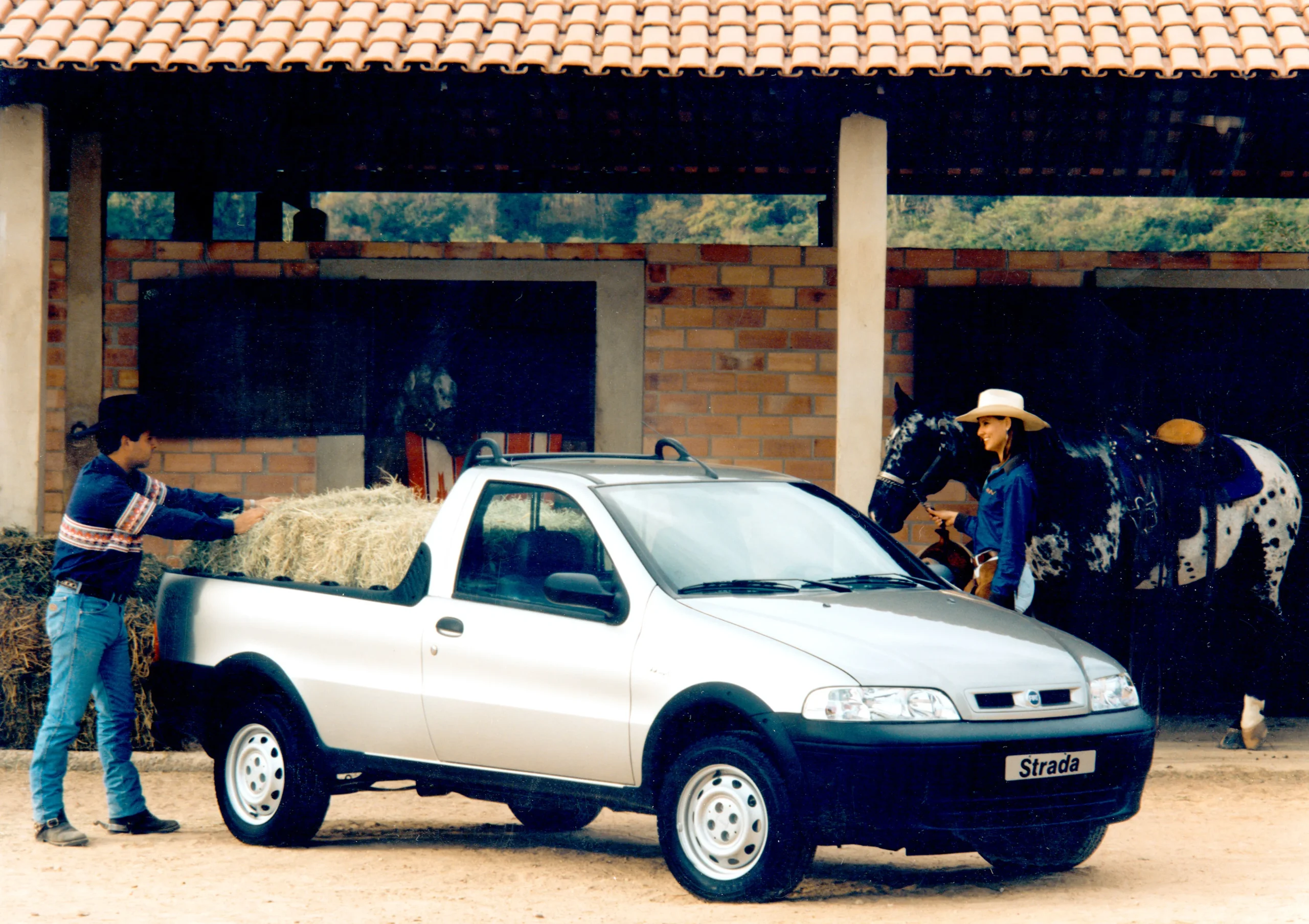 Fiat Strada 25 Anos 7