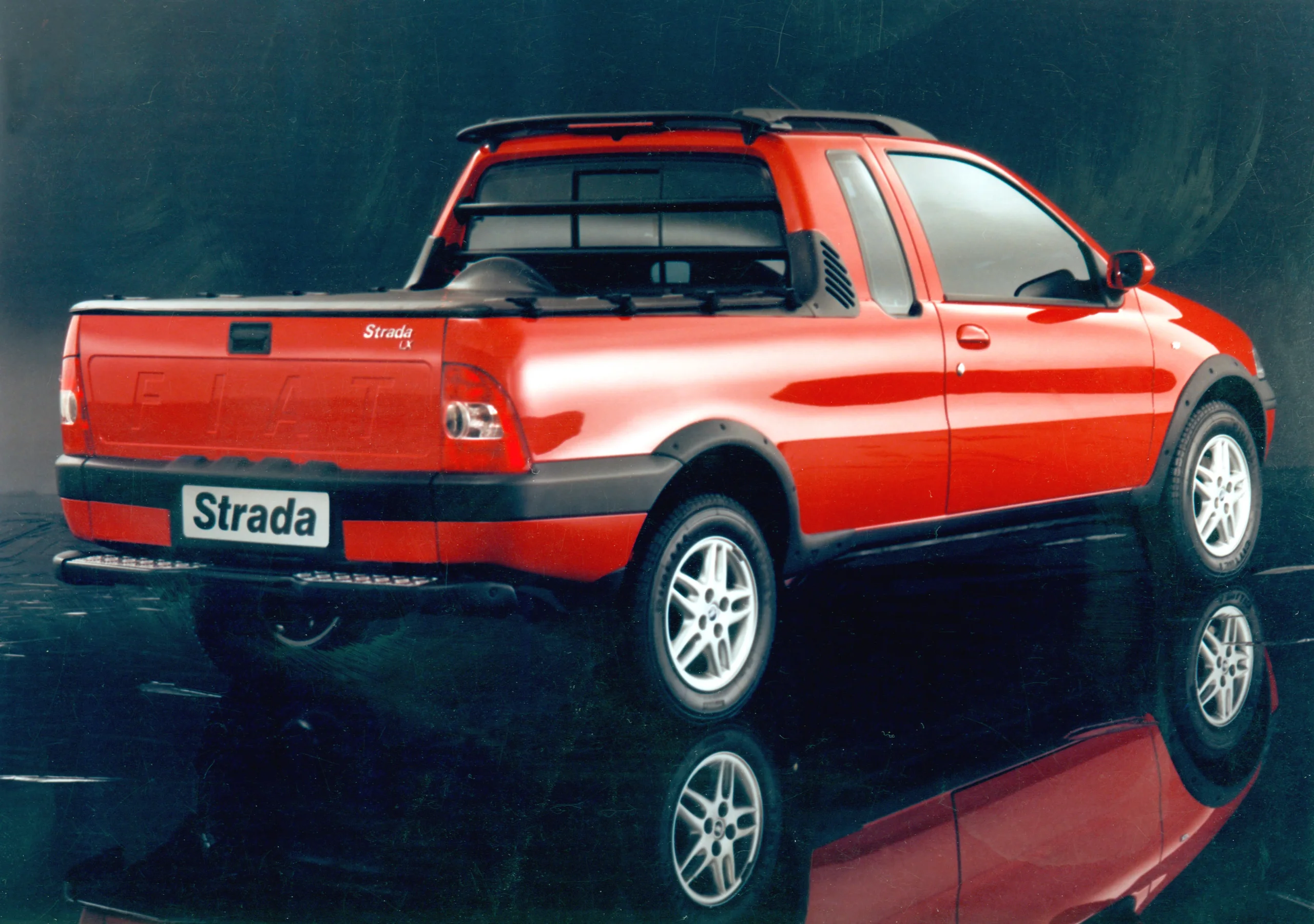 Fiat Strada 25 Anos 5