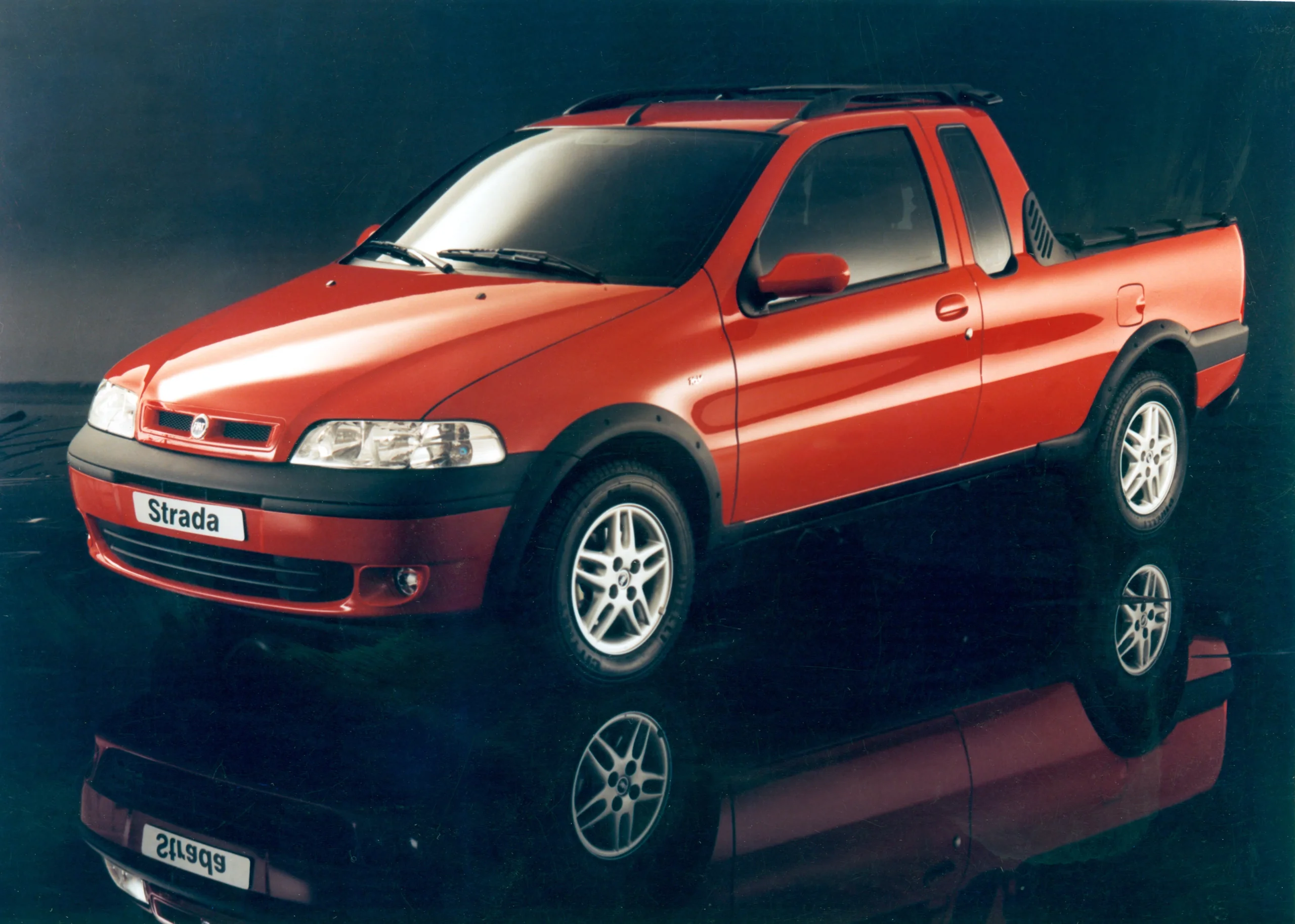 Fiat Strada 25 Anos 4