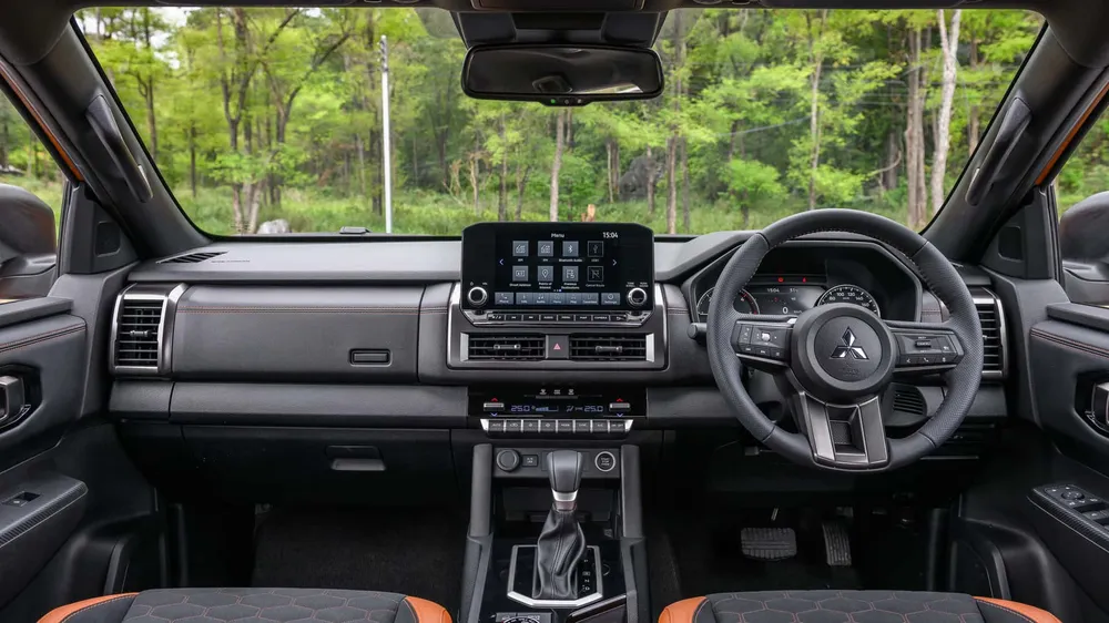 Mitsubishi L200 Sexta Geração (8)