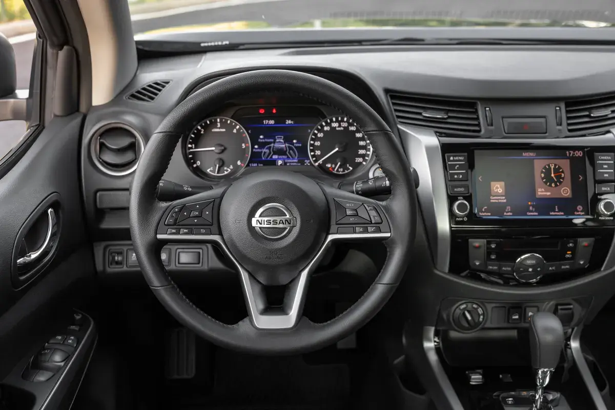 Nissan Frontier Platinum 4189