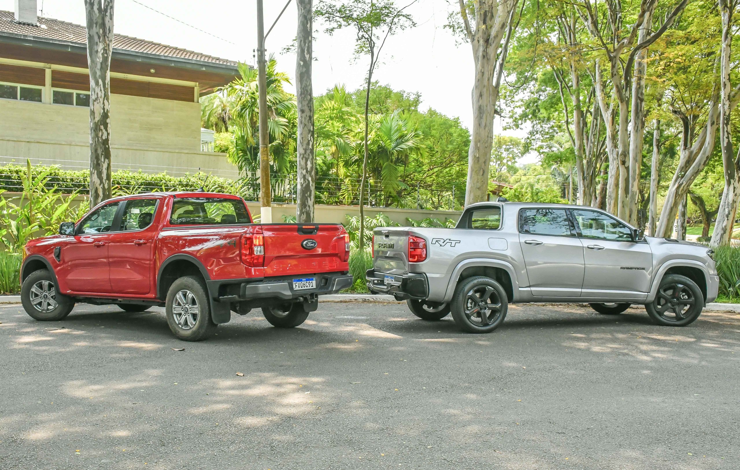 Ram Rampage R/T vs Ford Ranger XLS