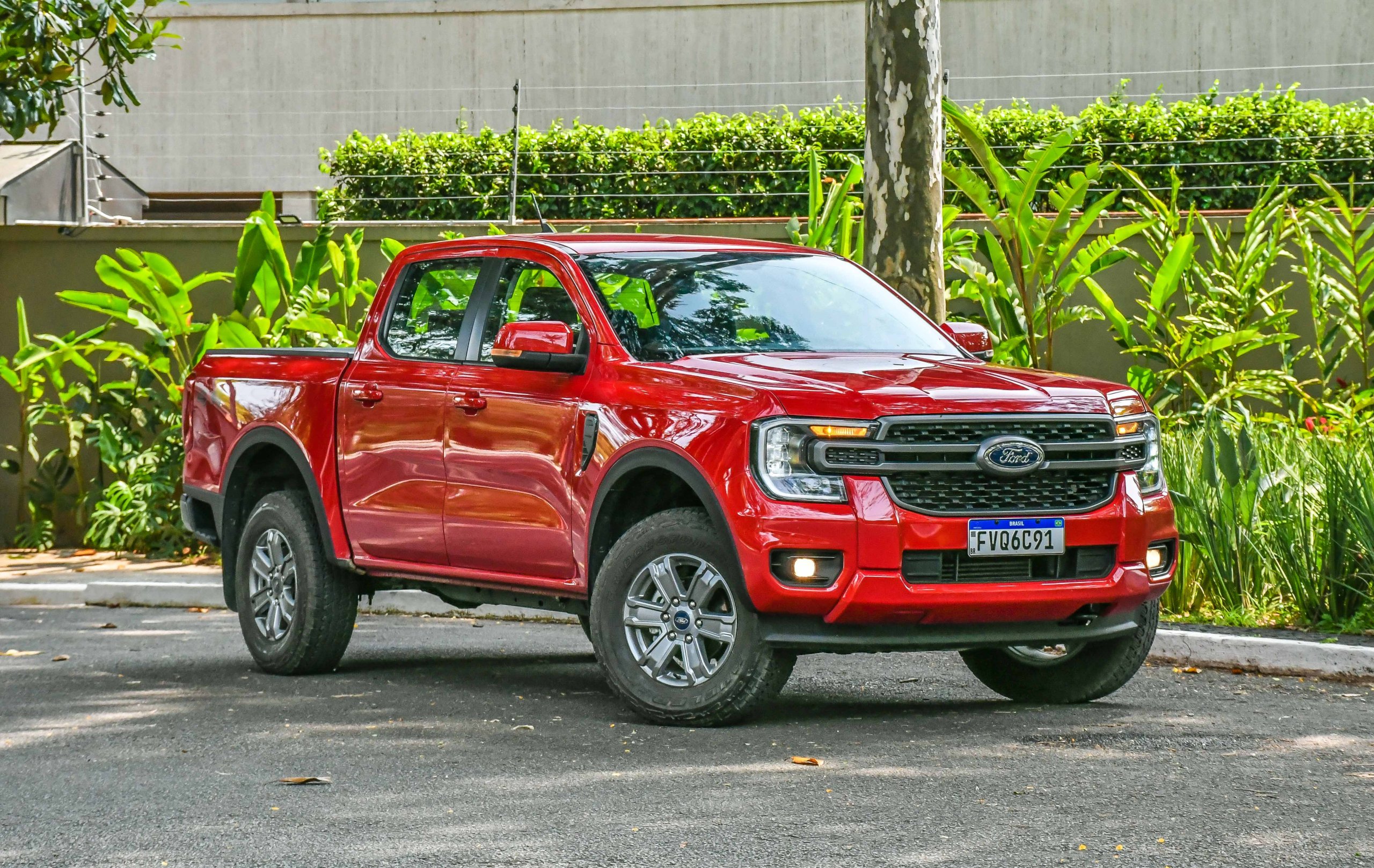 Ford Ranger pode ficar atrás da S10 pelo terceiro mês seguido