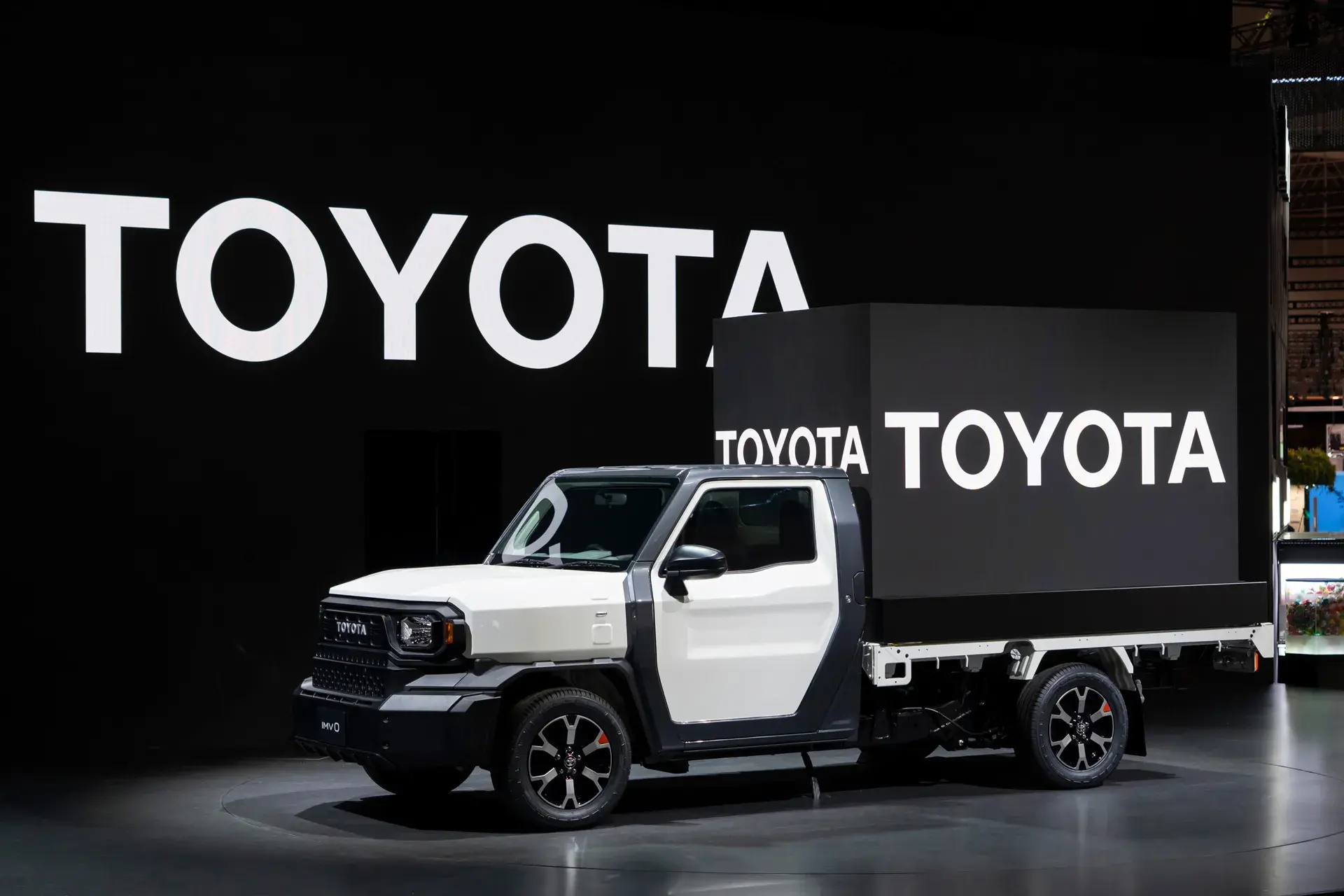 Toyota Imv 0