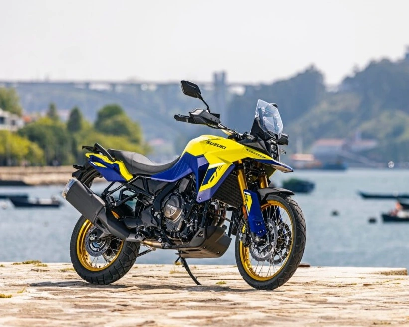 A big trail V-Strom 800 DE usa o mesmo motor da esportiva GSX-8R: são 84 cv de potência