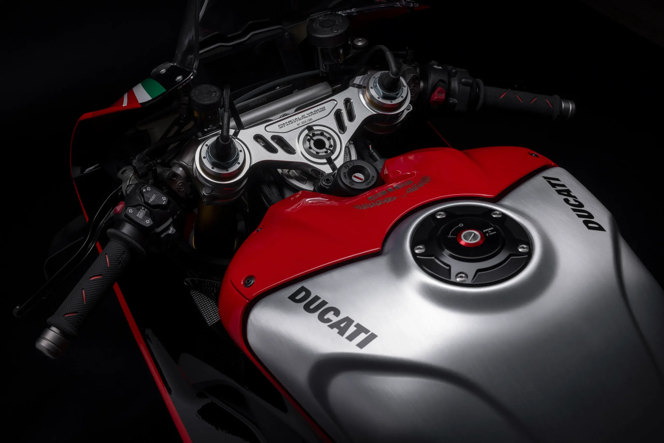 Ducati Panigale V4 Sp 30 Anniversario (5)