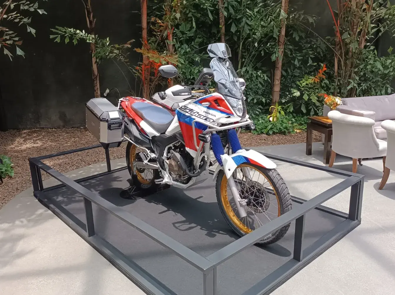Honda Xre 300 Sahara Capitão América 2