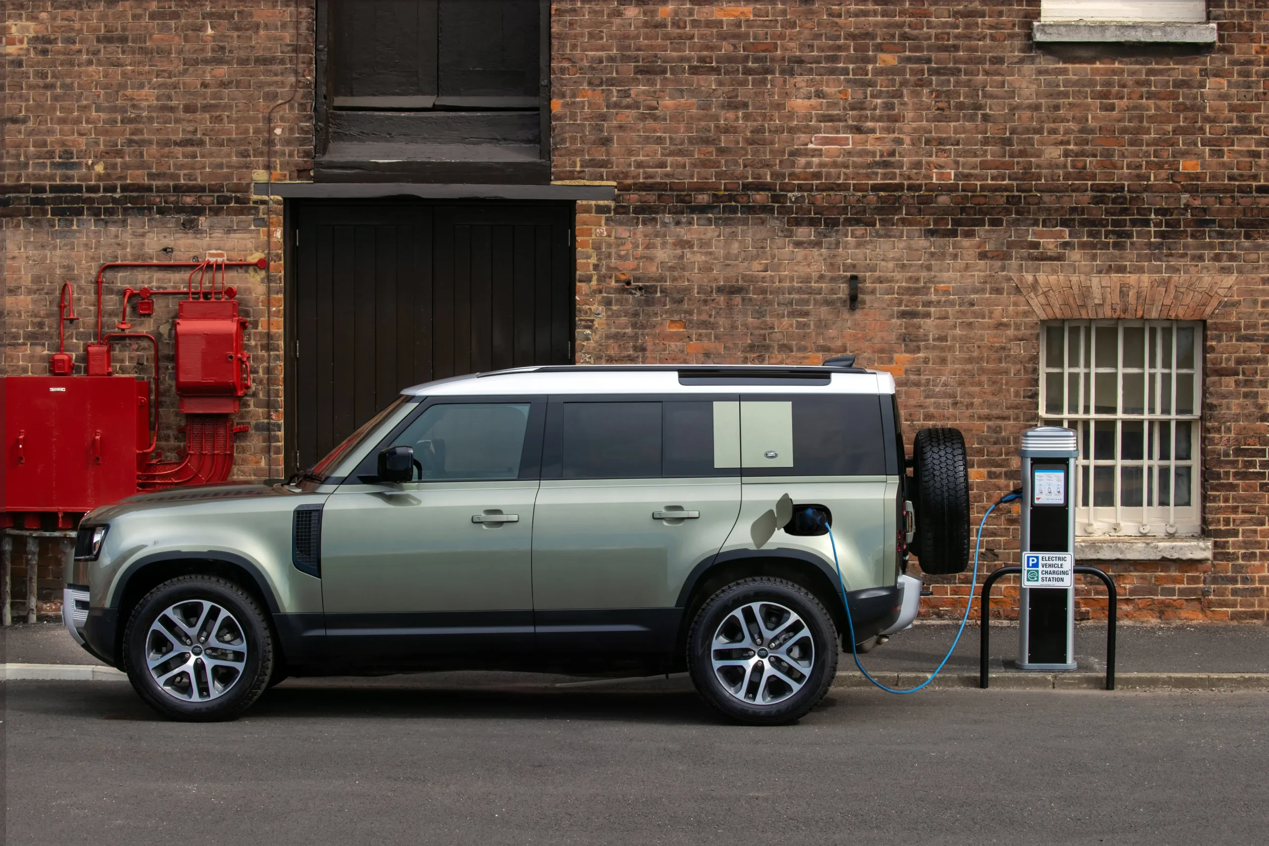 Defender 110 Phev (14)