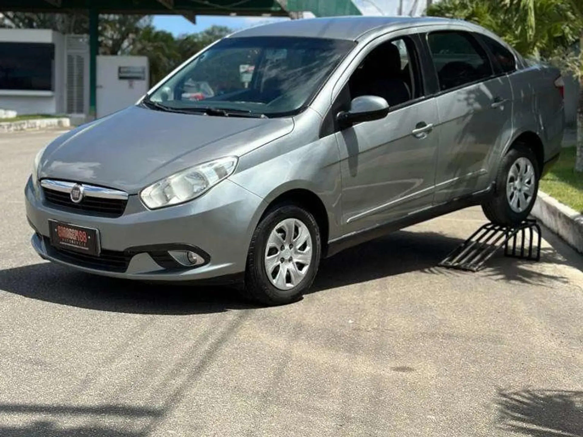 Fiat Siena 1.4 Mpi Attractive 8v Flex 4p Manual Wmimagem10490478852