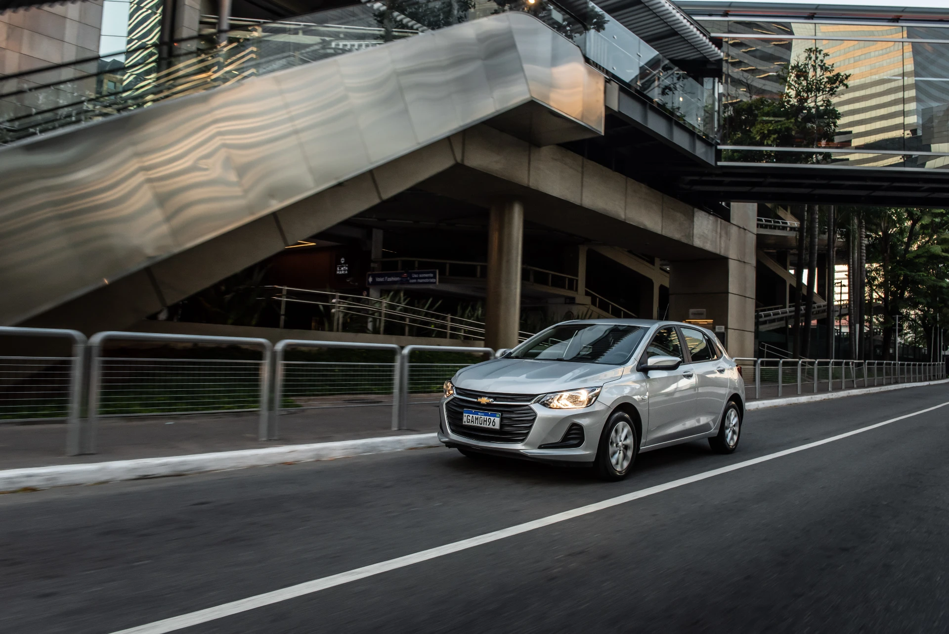 Chevrolet Onix Lt 1.0 13