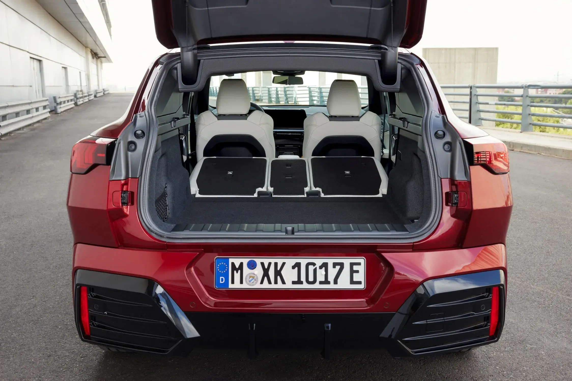 Bmw Ix2 (3)