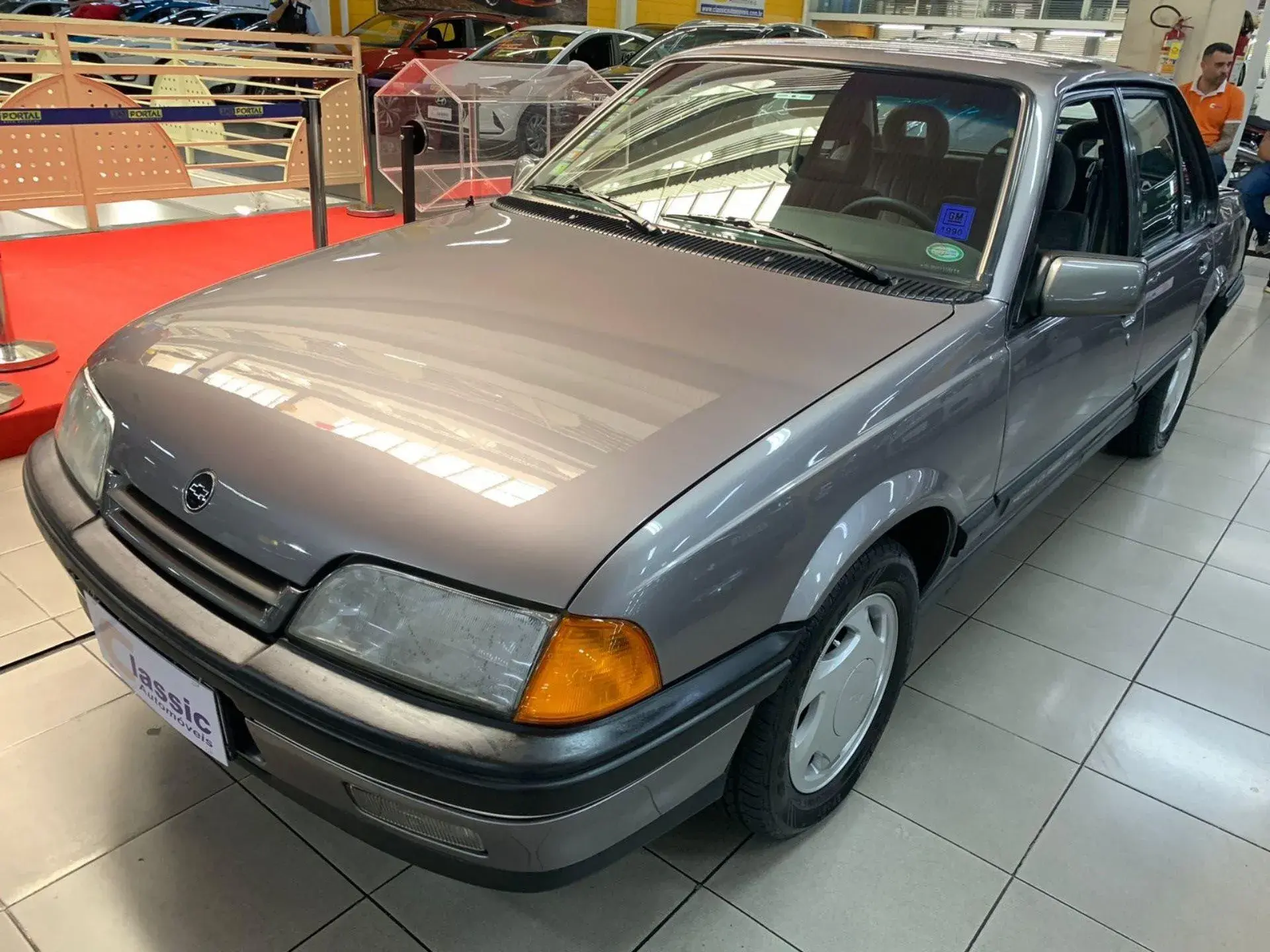 Chevrolet Monza 2.0 Classic Se 8v Gasolina 4p Manual Wmimagem09422971421