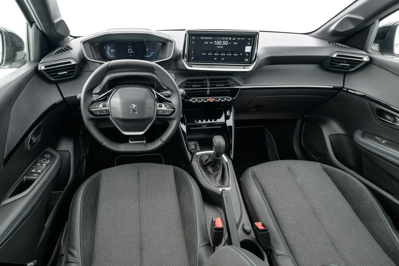 Peugeot 208 Style Turbo 6