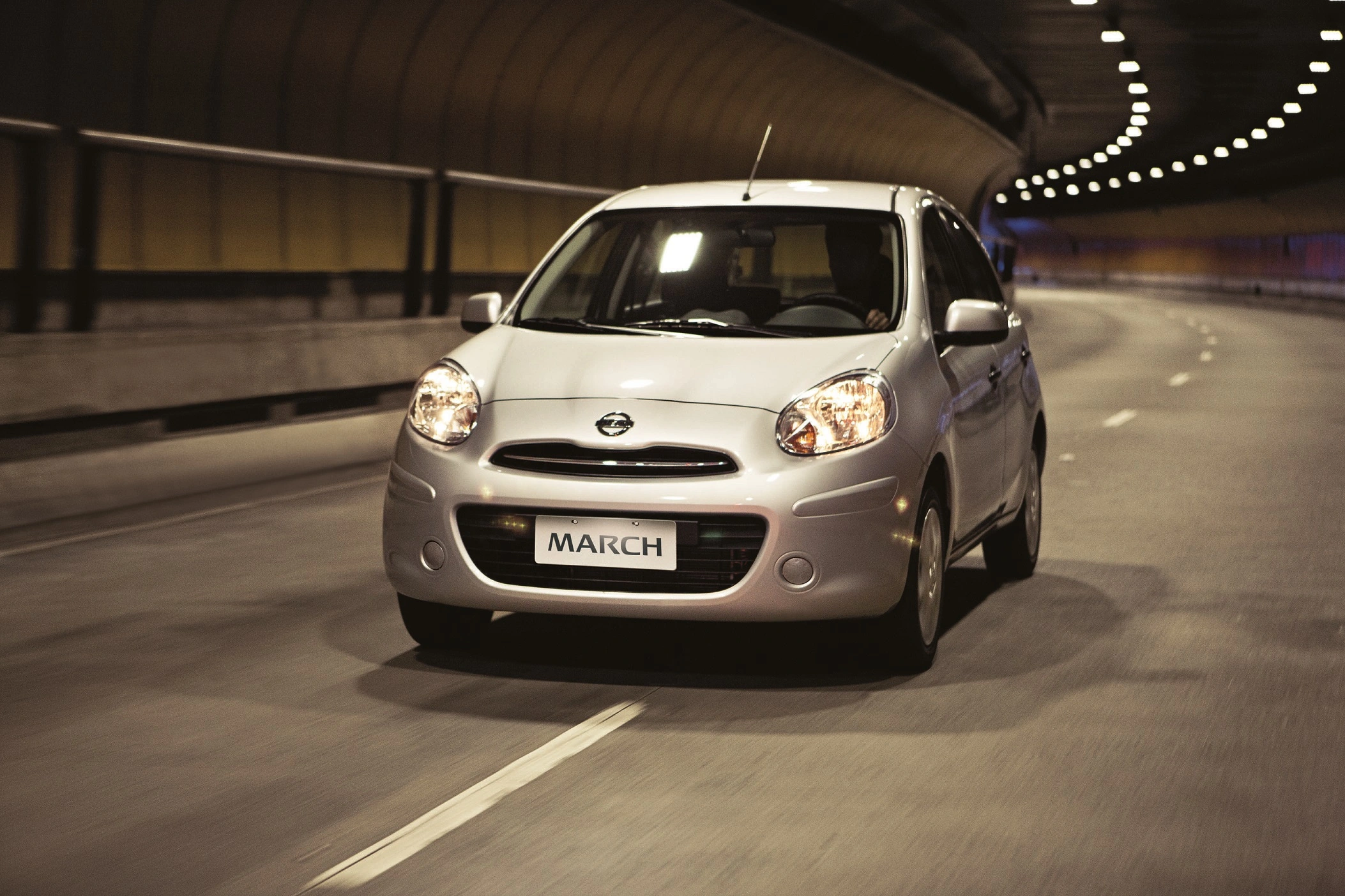 Nissan March Destaque