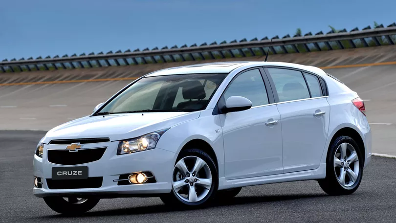 Chevrolet Cruze Sport6 F2