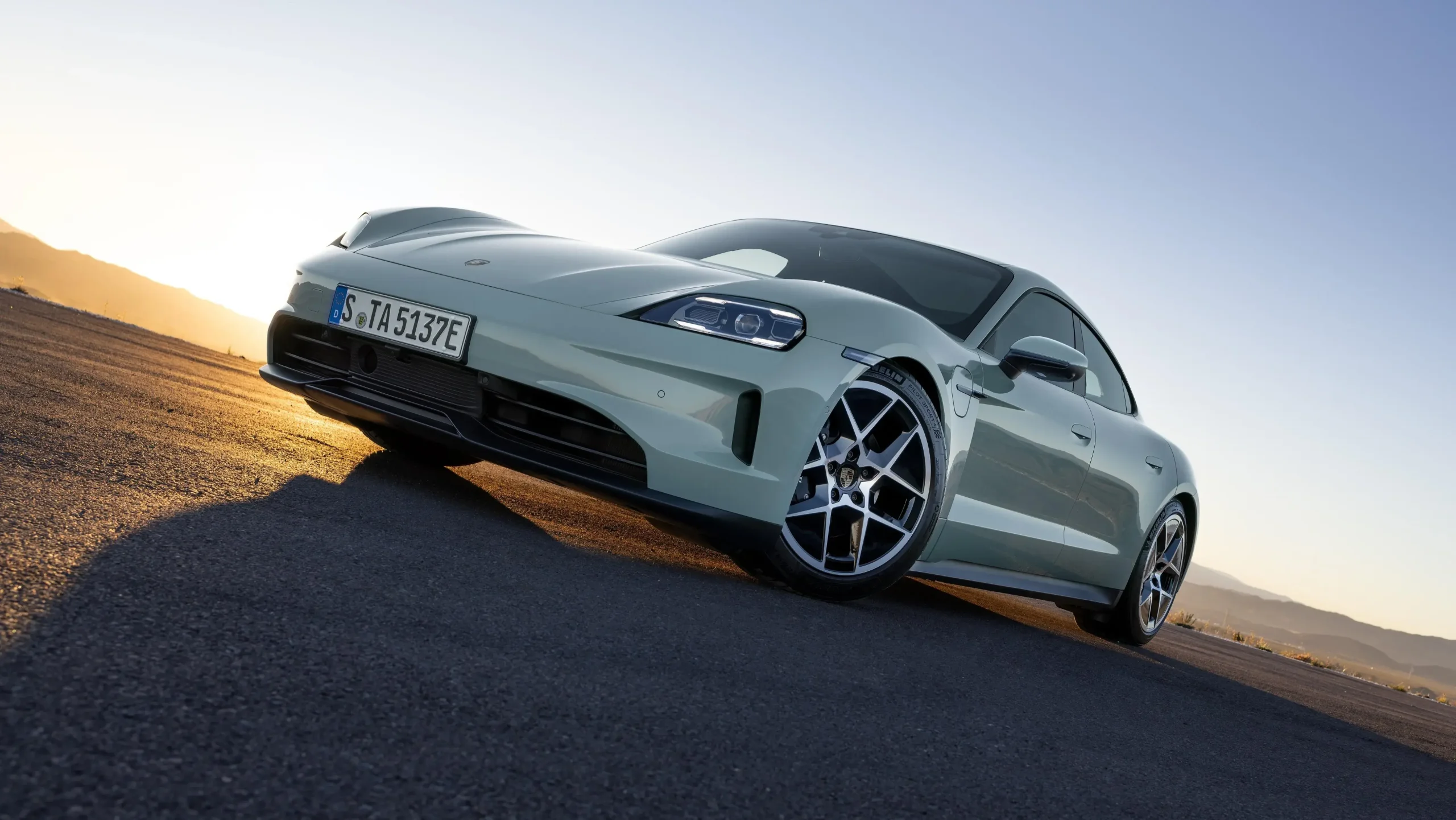 Porsche Taycan 1