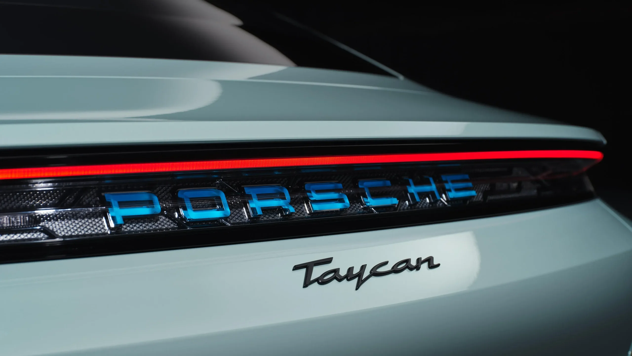Porsche Taycan 4