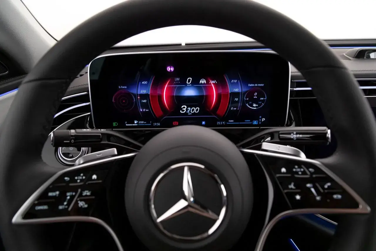 Mercedes E 300 Exclusive 11