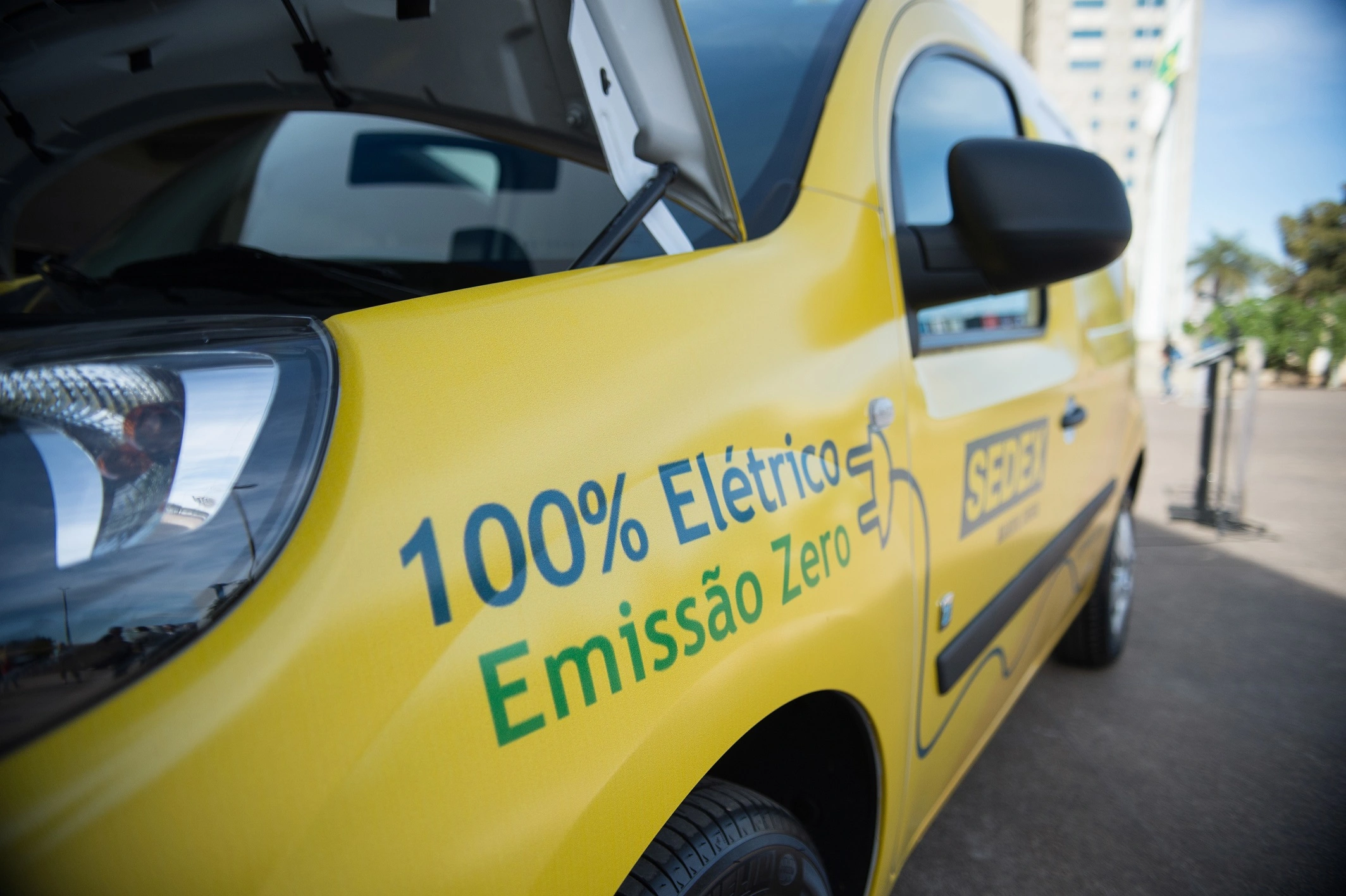 Carro Elétrico Zero Emissões
