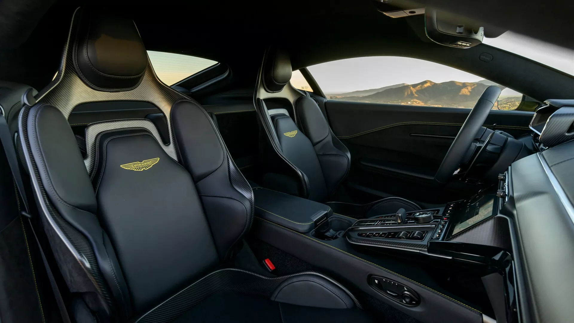 2025 Aston Martin Vantage 14 F5