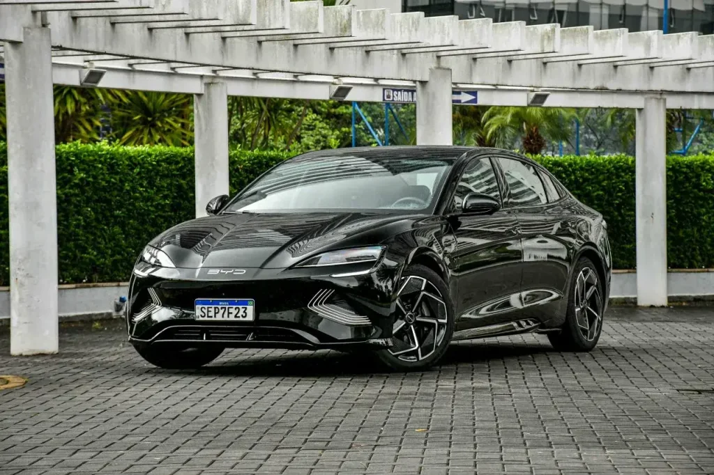 Já dá para viajar de carro elétrico pelo Brasil?