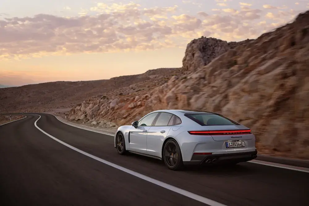 Porsche Panamera E Hybrid 2
