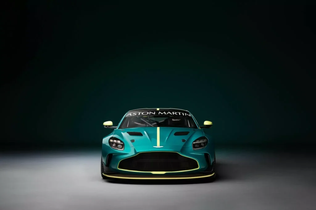 Aston Martin Vantage Gt4 1