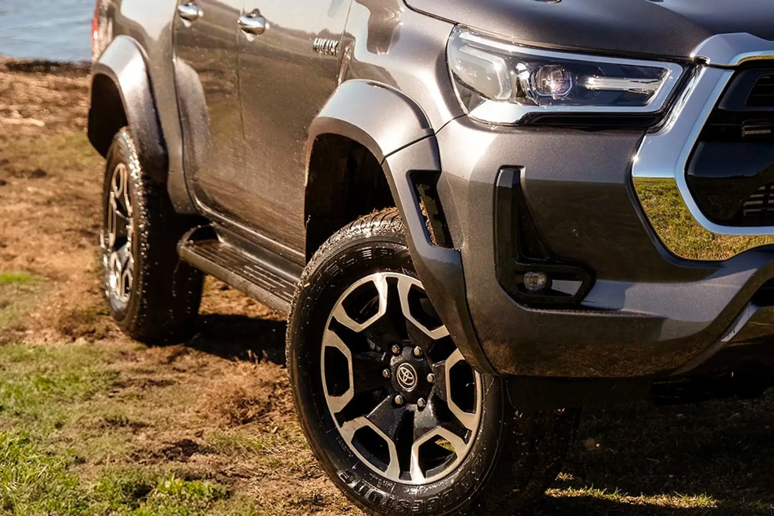 Picape média Toyota Hilux está entre os 5 carros mais vendidos em 2026, até o momento