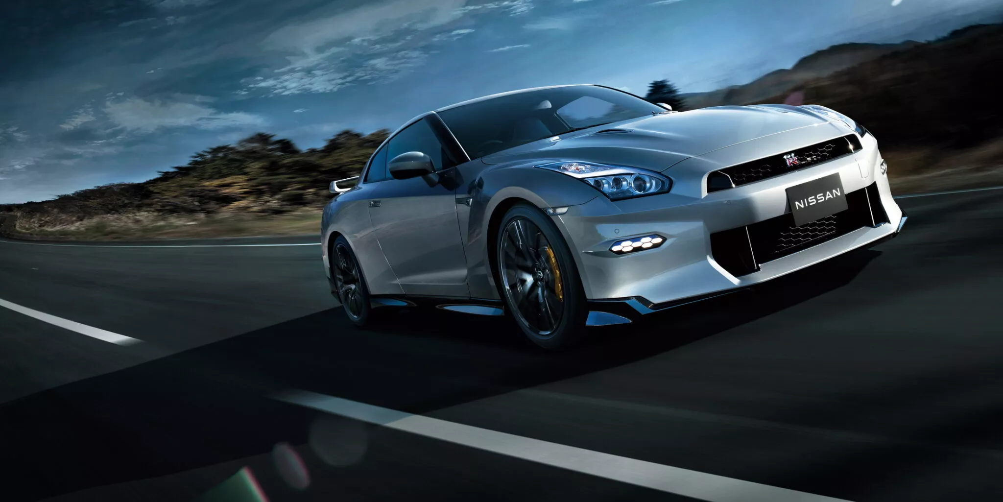 2025 Nissan Gt R Japan 2 2048x1025